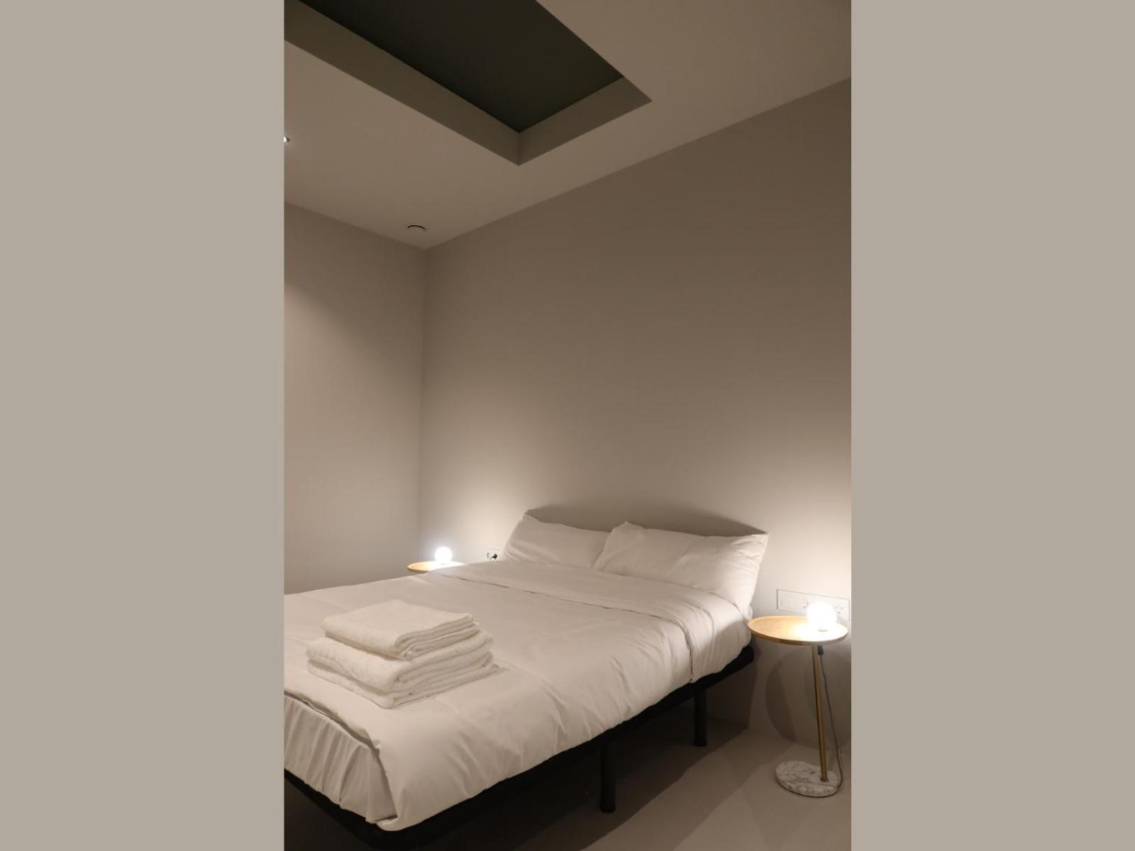 Nuit Hotel Valenza Esterno foto